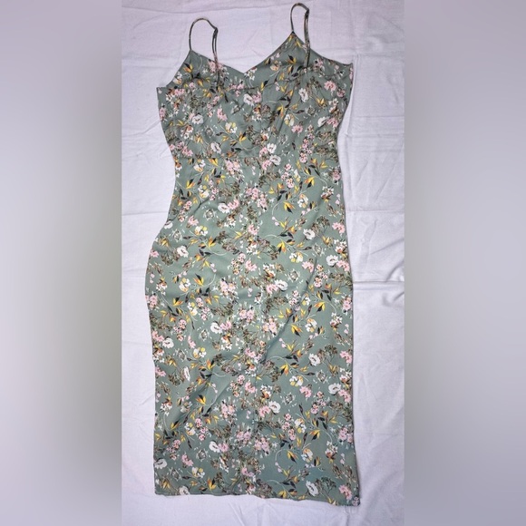 Willow and Root Silky Floral Green Dress - Picture 7 of 7
